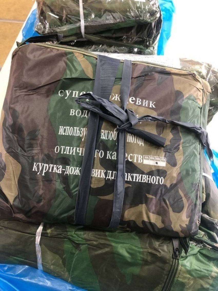 Панинская школа купила для военных влагозащитные плащи