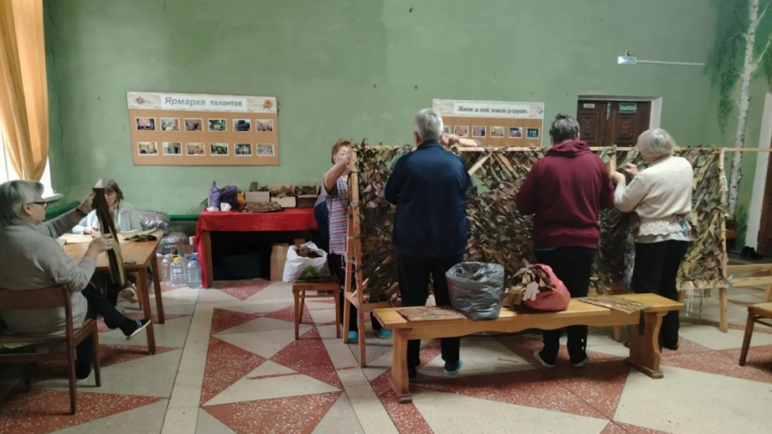 Таловские волонтеры за 2 года изготовили почти 500 масксетей