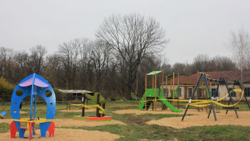 Активисты благоустроили детскую площадку в посёлке Тойда-1