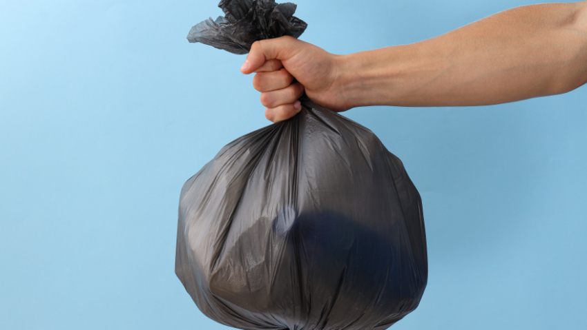 В Эртильском районе обнаружили свалку отходов с кладбищ