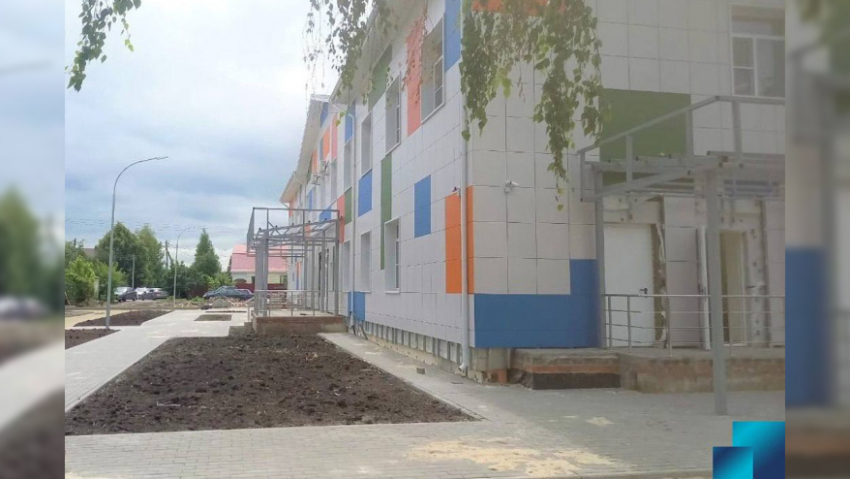 Детская поликлиника в Боброве готова на 96%