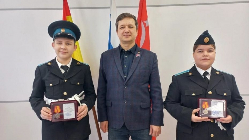 Панинским курсантам вручили знаки «Юнармейская доблесть» III степени