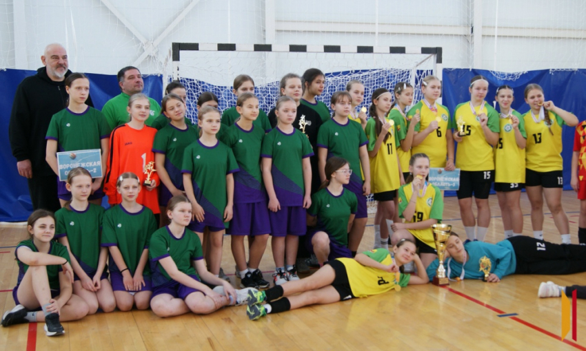 В Боброве состоялся гандбольный турнир памяти Алексея Саядяна