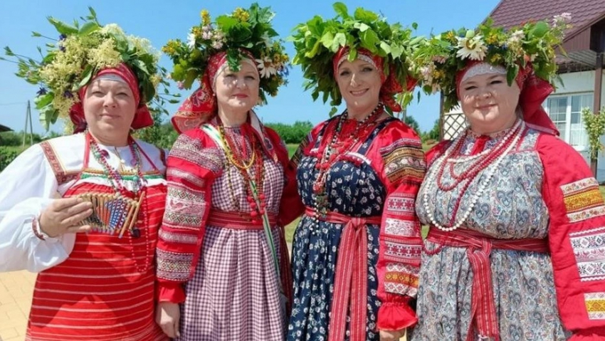 В панинском селе Сергеевка встретили Троицу