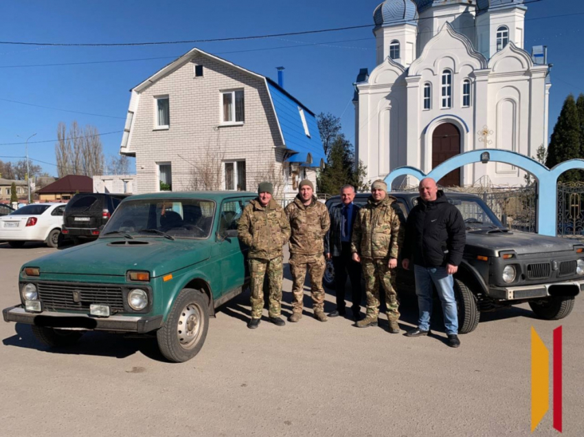 В Панинском районе отправили в зону СВО два автомобиля