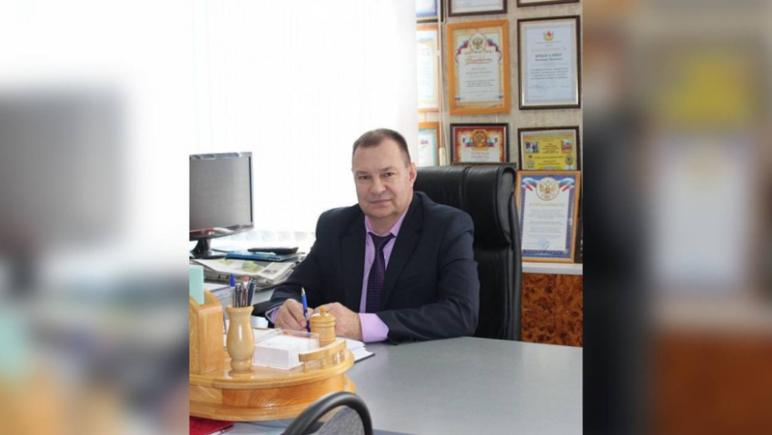 Владимир Путин присвоил мэру Боброва почётное звание