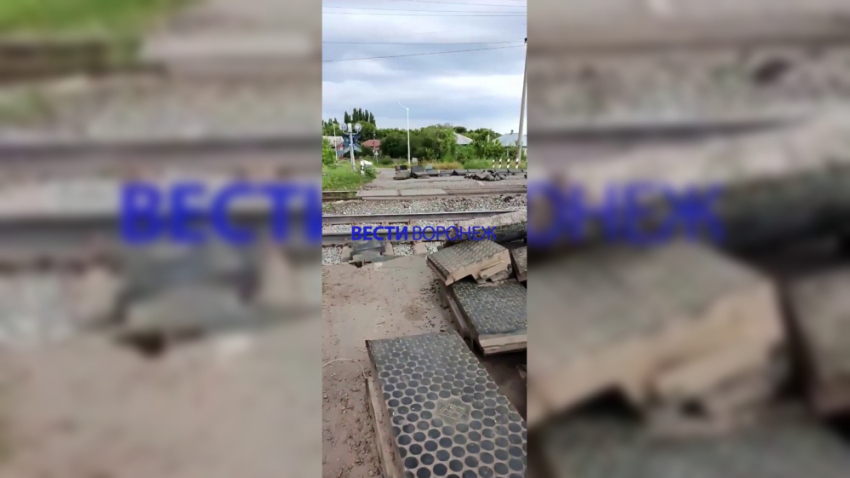 Бобровцы пожаловались на затянувшиеся на месяц работы на ж/д переезде