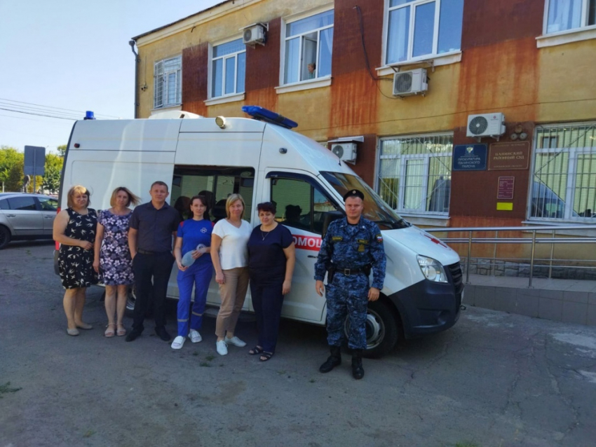 В Панинском районном суде прошла тренировка сотрудников в случае возникновения пожара