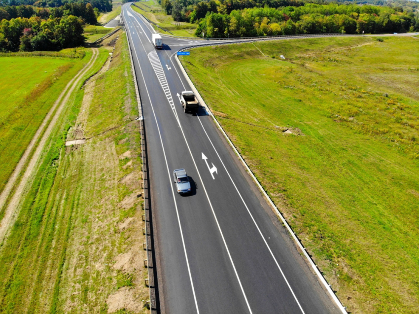 В Эртильском районе ремонтируют участок трассы 