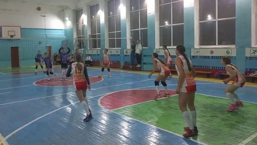 Бобровские волейболистки завоевали две золотые медали на турнире «Астраханский вызов»