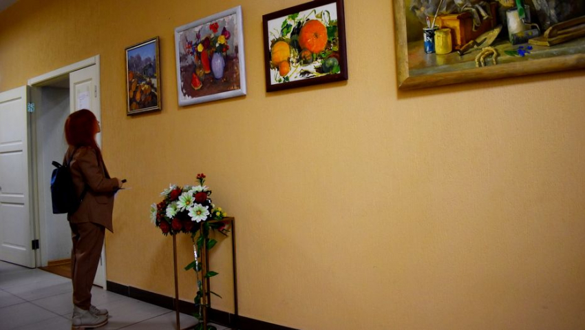 В Аннинском районе открылась выставка художницы Анны Крутченко