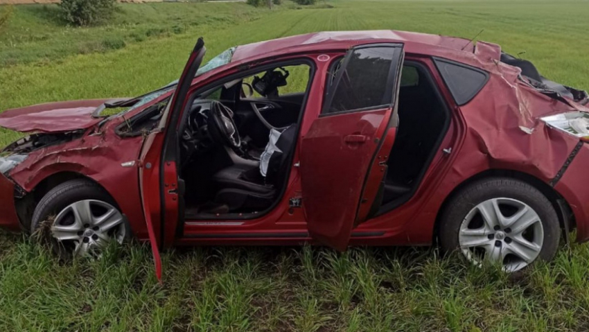 В Панинском районе опрокинулся автомобиль