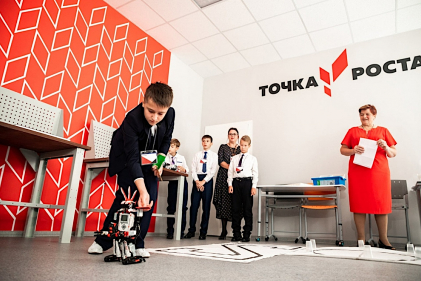 В Панинском районе продолжают открывать центры «Точка роста»