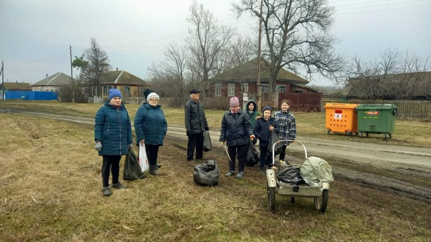 Активисты Таловского района провели субботник на берегу реки Сухая Чигла
