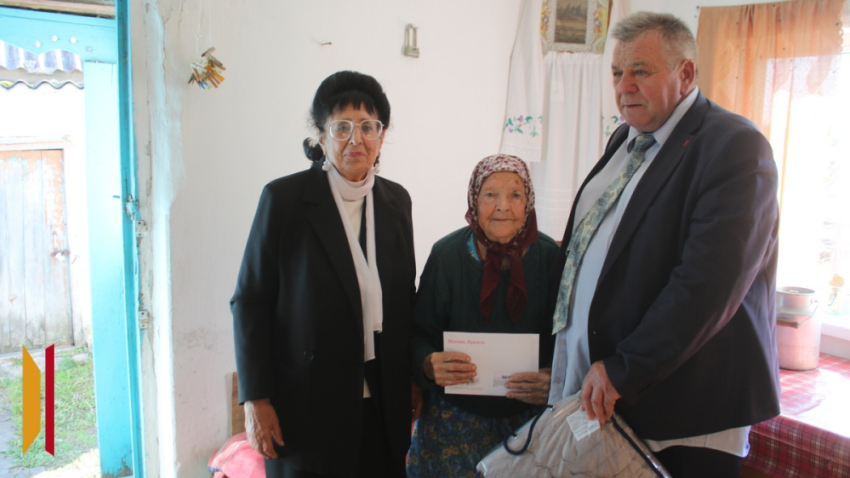 В Панинском районе отметила 98-летие труженица тыла Мария Небренчина