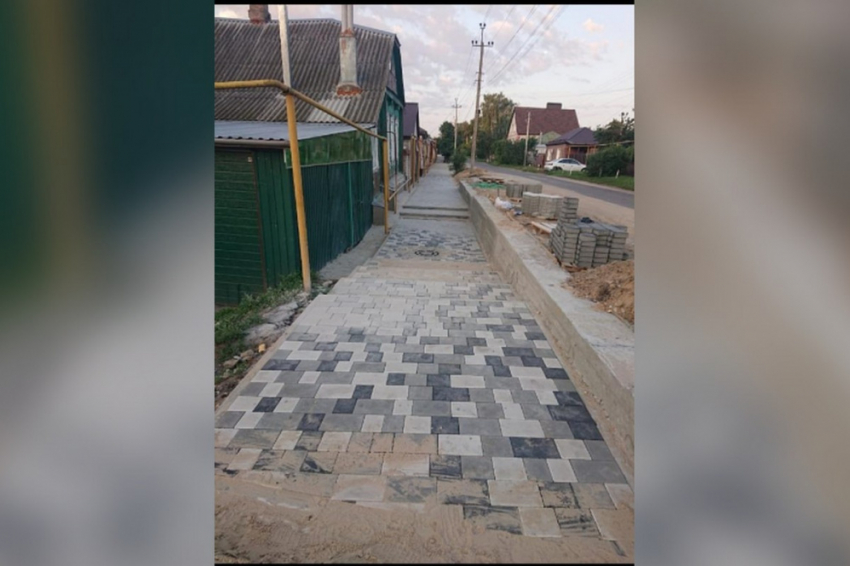 В Боброве активисты ТОС благоустроили тротуар