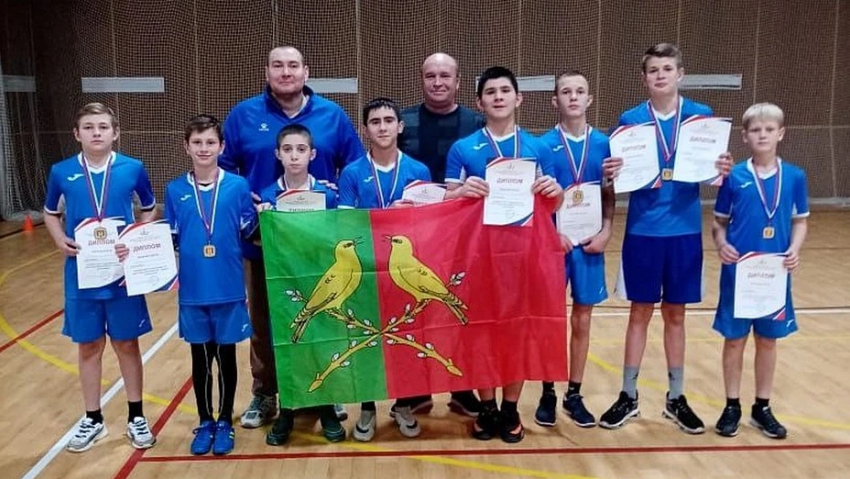 Юношеская сборная Таловского района по лапте победила на соревнованиях в Анне