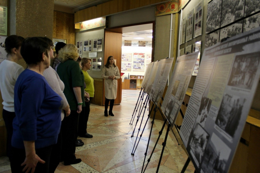 В Таловском районе проходит выставка «Зверства нацистов на Воронежской земле»