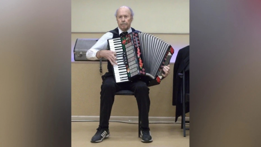 Узник концлагеря и участник ВОВ встретился с учениками Бобровской школы №1